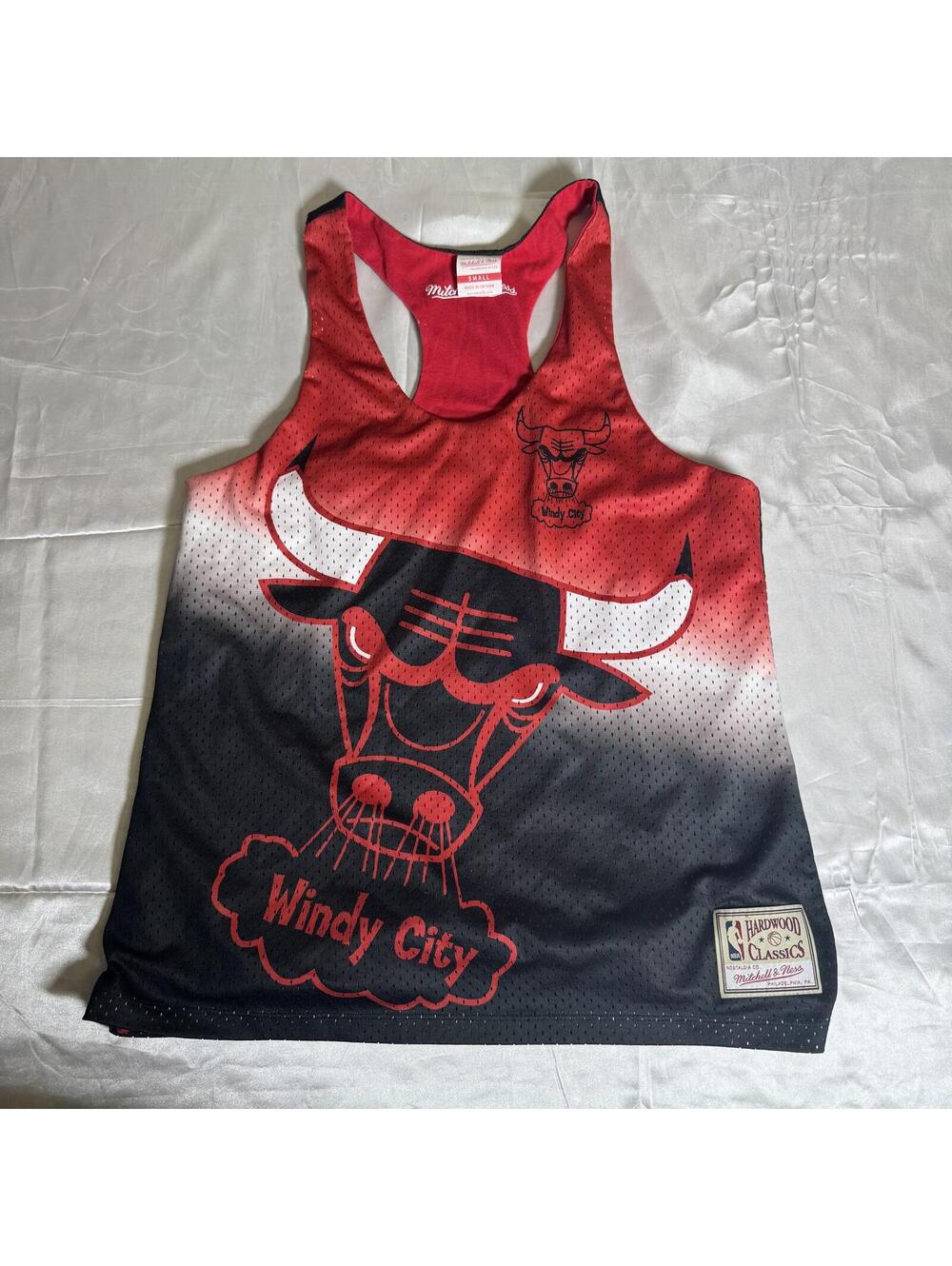 Mitchell & Ness Chicago Bulls Windy City Mesh Reversible Racerback Tank Small